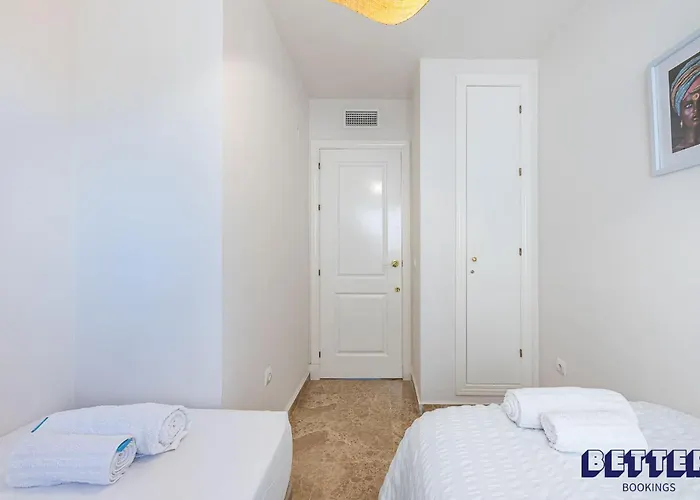 Premium 3br W Seaviews Close To Port By Better Bookings Appartement