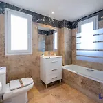 Premium 3br W Seaviews Close To Port By Better Bookings Appartement
